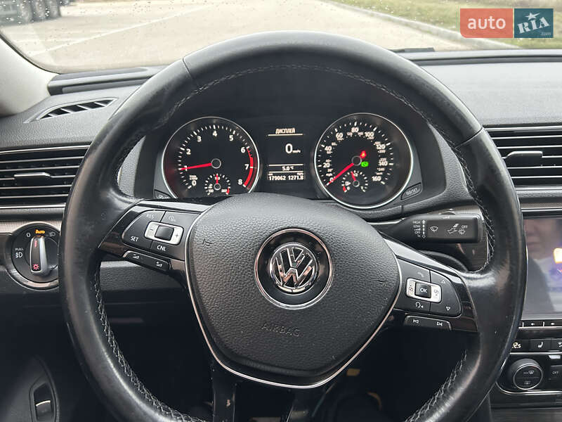 Седан Volkswagen Passat 2016 в Кропивницком