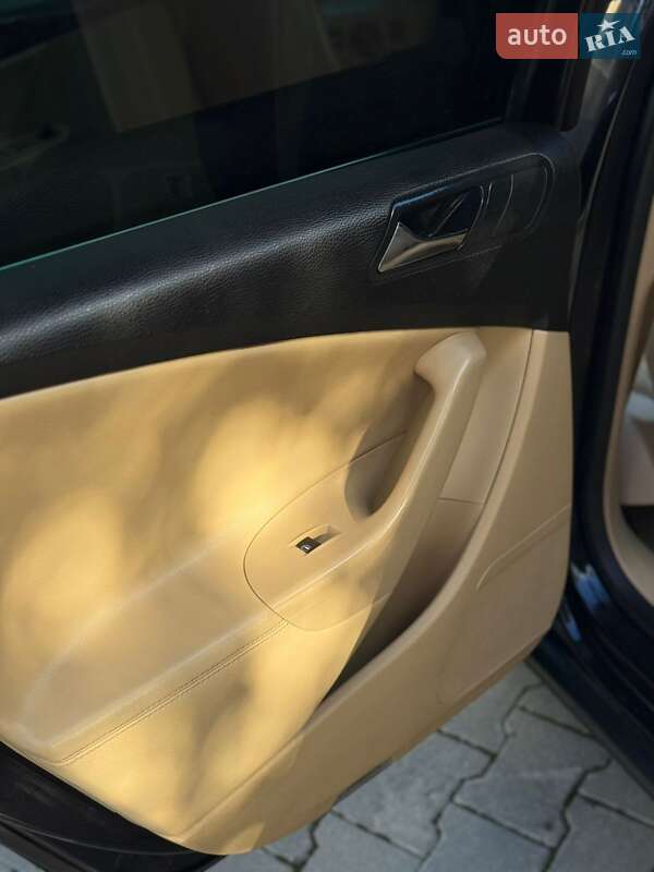 Универсал Volkswagen Passat 2008 в Стрые