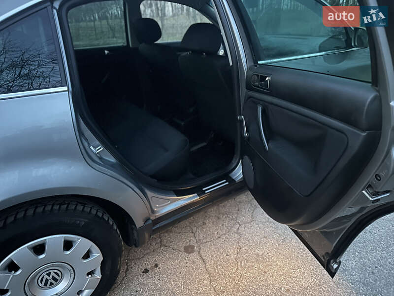 Седан Volkswagen Passat 2002 в Виннице
