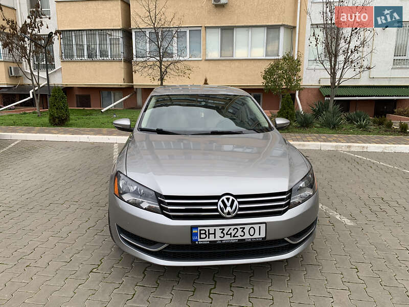 Седан Volkswagen Passat 2012 в Одесі
