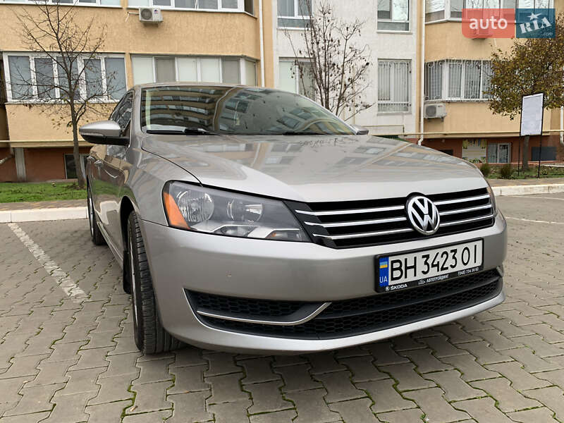 Седан Volkswagen Passat 2012 в Одесі