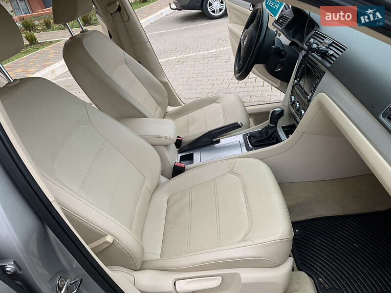Седан Volkswagen Passat 2012 в Одесі