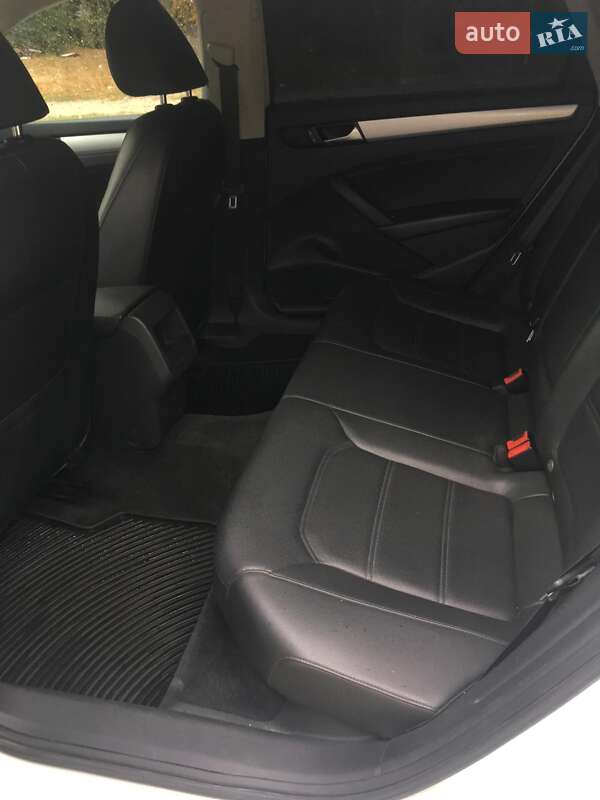 Седан Volkswagen Passat 2012 в Киеве