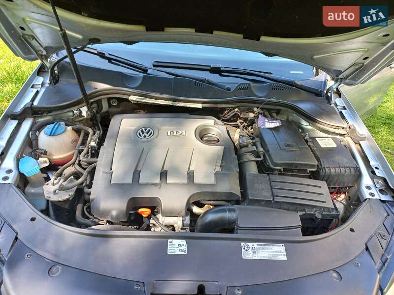 Универсал Volkswagen Passat 2012 в Хусте