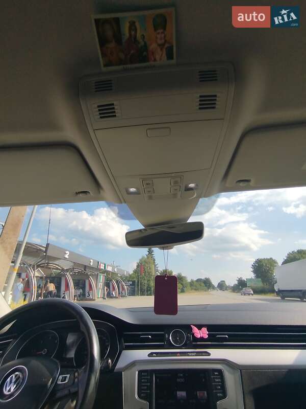 Универсал Volkswagen Passat 2015 в Ивано-Франковске