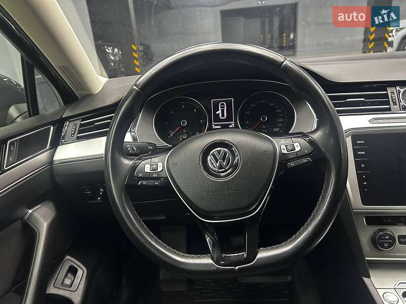 Універсал Volkswagen Passat 2018 в Чернівцях