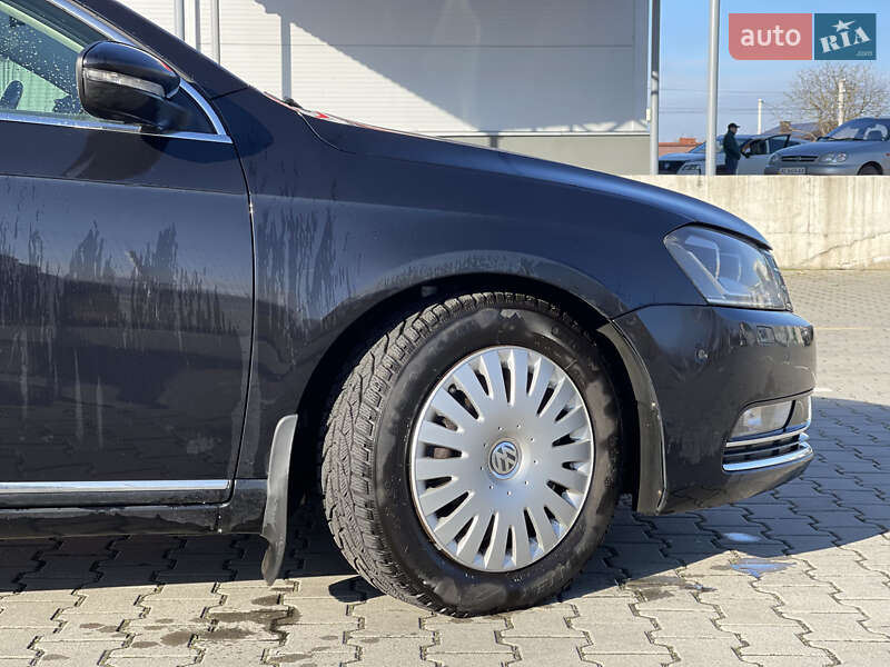 Универсал Volkswagen Passat 2011 в Нововолынске