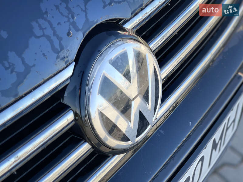 Универсал Volkswagen Passat 2011 в Нововолынске