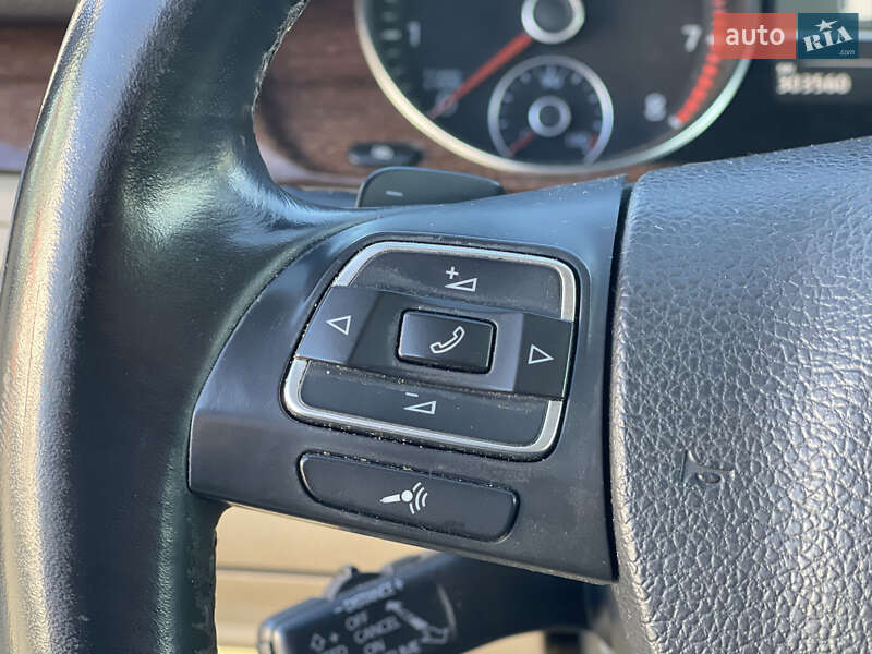 Универсал Volkswagen Passat 2011 в Нововолынске