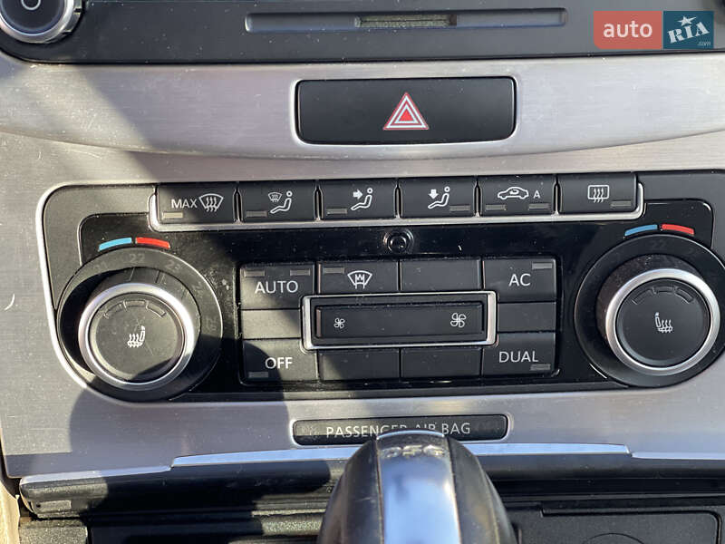 Универсал Volkswagen Passat 2011 в Нововолынске