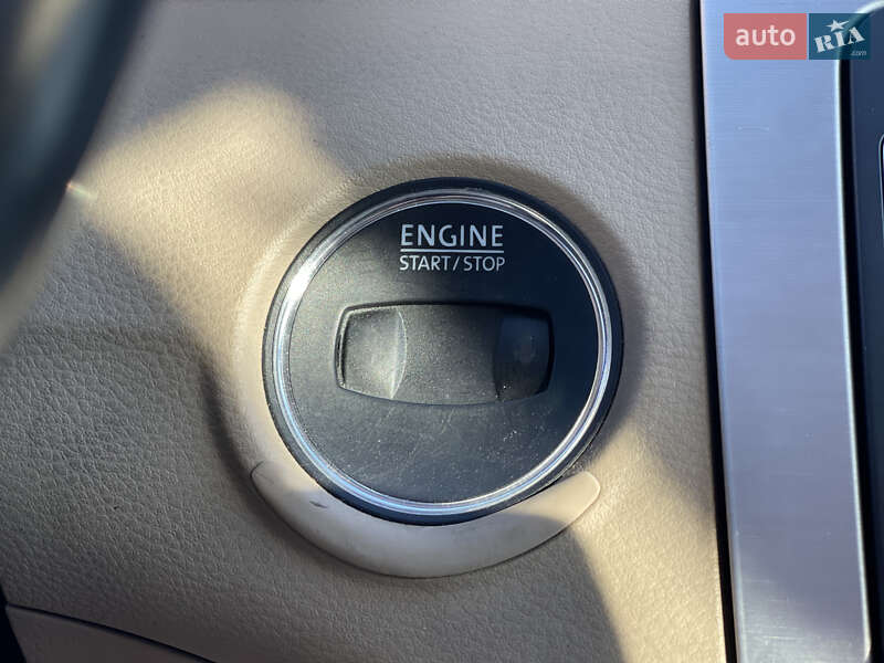 Универсал Volkswagen Passat 2011 в Нововолынске