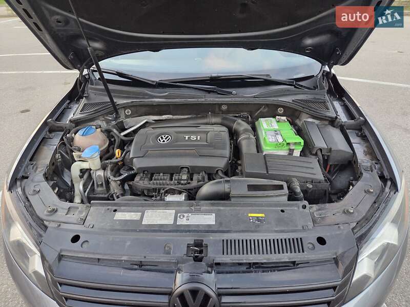 Седан Volkswagen Passat 2015 в Киеве