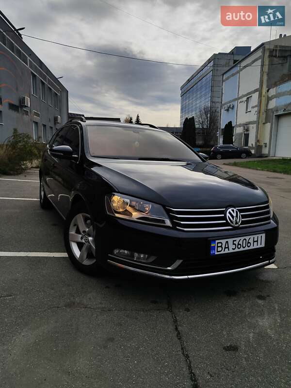 Универсал Volkswagen Passat 2011 в Кропивницком