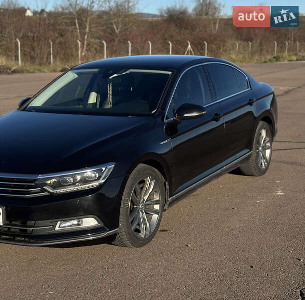 Седан Volkswagen Passat 2015 в Ужгороде