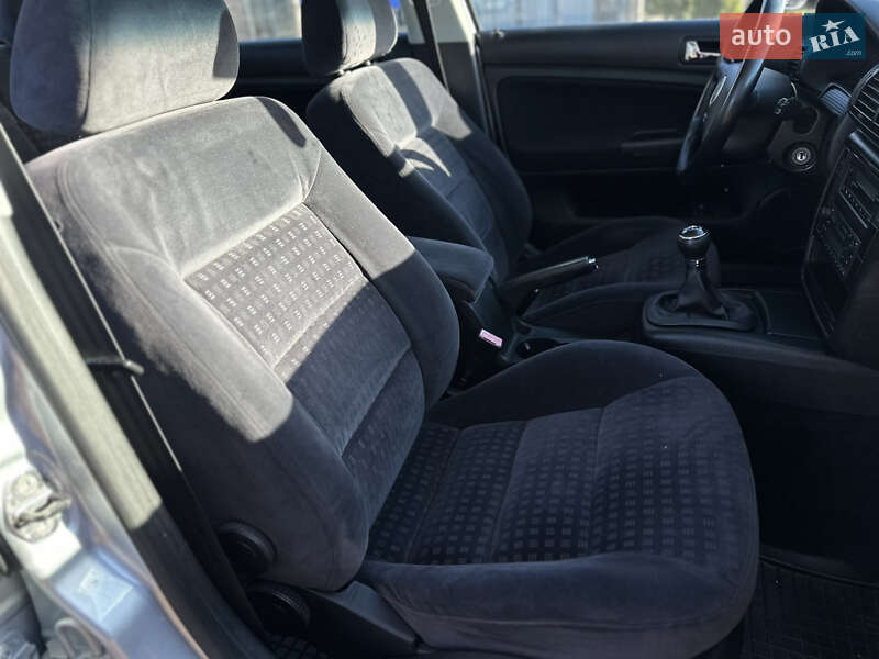 Седан Volkswagen Passat 2003 в Виннице