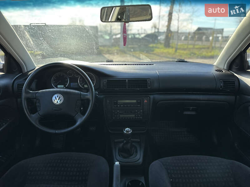 Седан Volkswagen Passat 2003 в Виннице