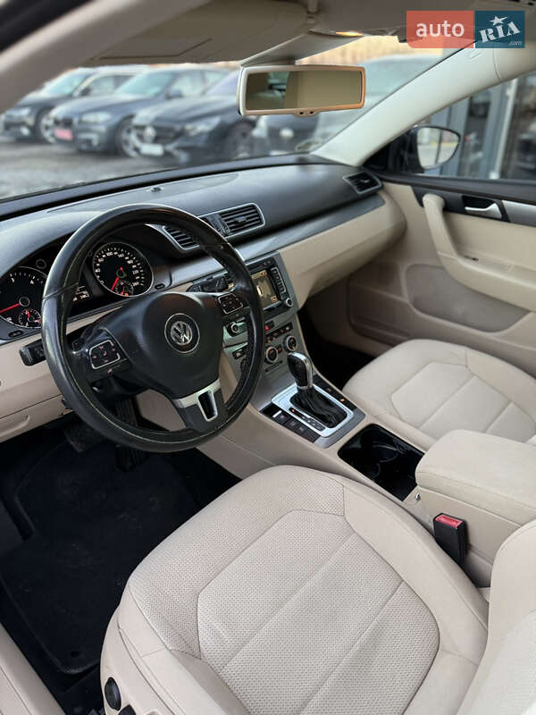 Универсал Volkswagen Passat 2014 в Ровно