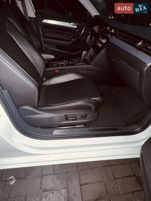 Седан Volkswagen Passat 2020 в Лозовой
