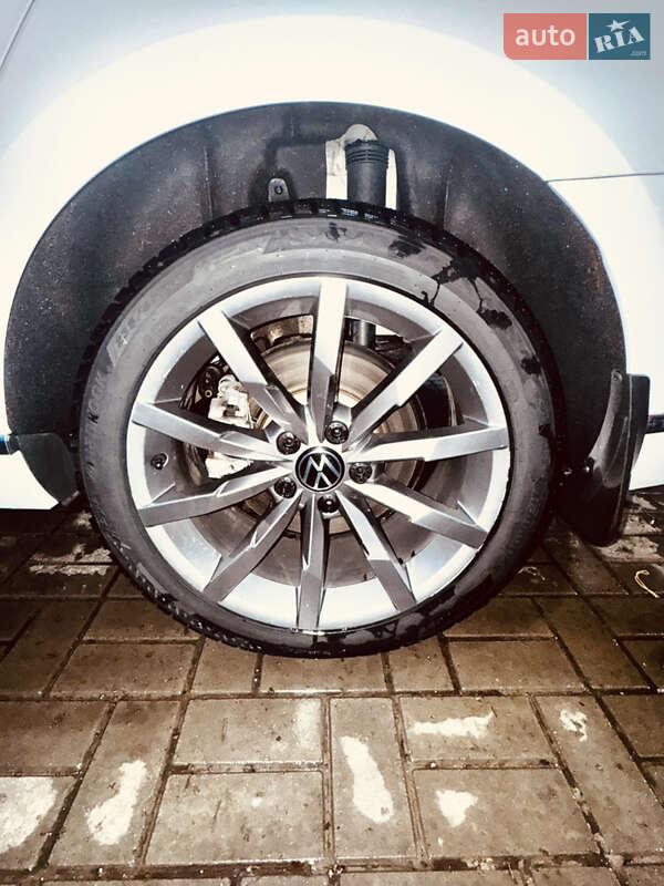 Седан Volkswagen Passat 2020 в Лозовой