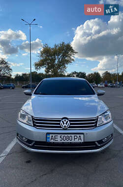 Седан Volkswagen Passat 2012 в Дніпрі