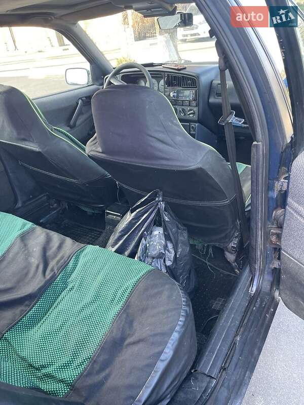 Седан Volkswagen Passat 1990 в Великой Багачке