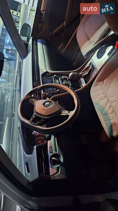 Седан Volkswagen Passat 2021 в Одессе