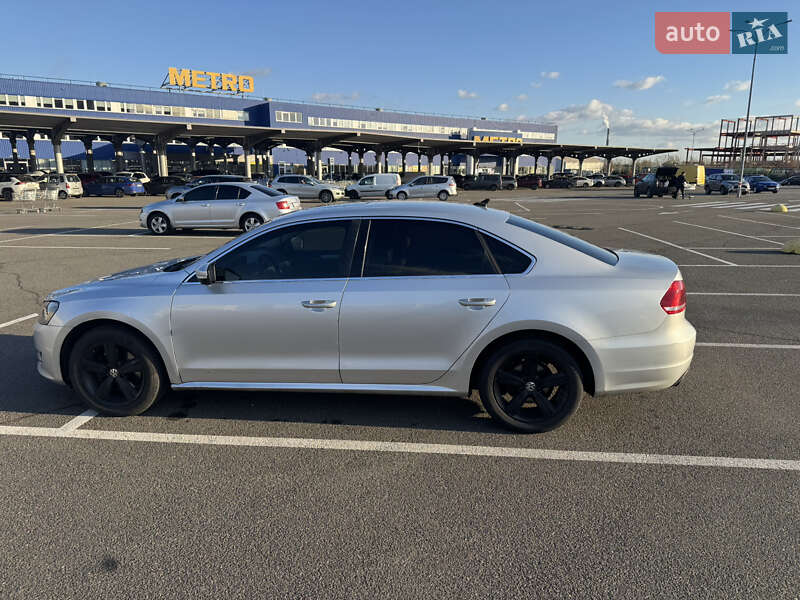 Седан Volkswagen Passat 2013 в Києві