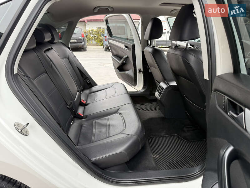 Седан Volkswagen Passat 2012 в Теребовле