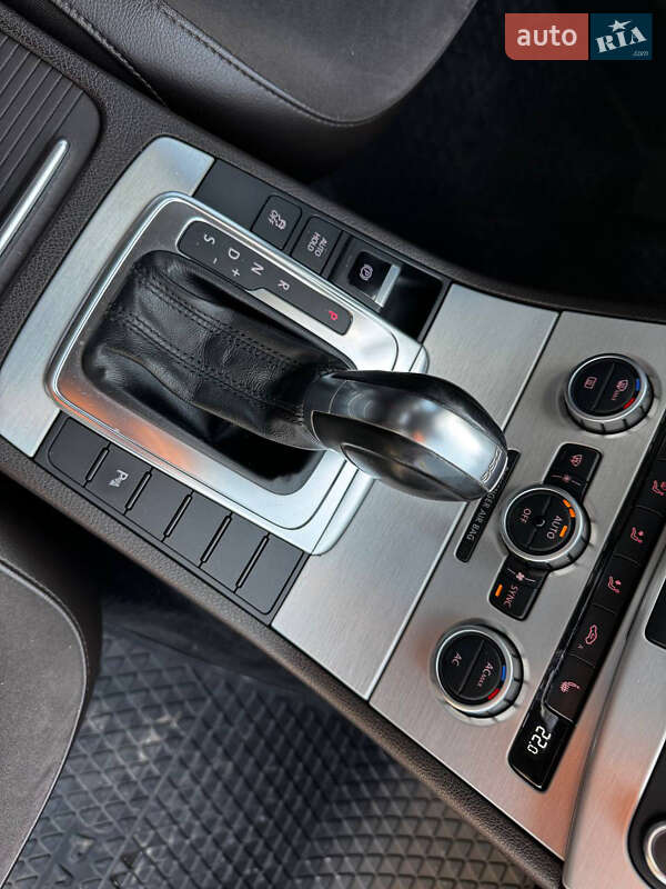 Седан Volkswagen Passat 2012 в Днепре
