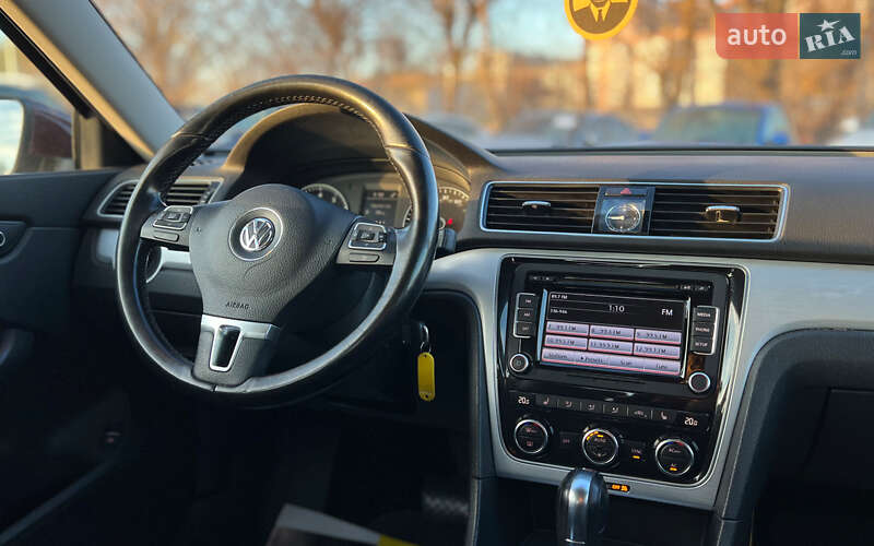 Седан Volkswagen Passat 2011 в Львові
