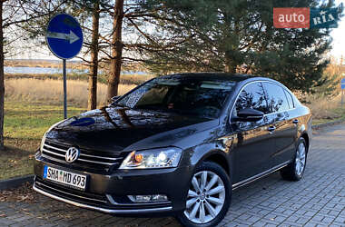 Седан Volkswagen Passat 2014 в Дрогобыче