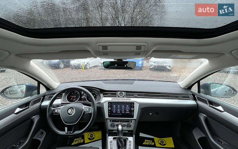 Универсал Volkswagen Passat 2017 в Львове