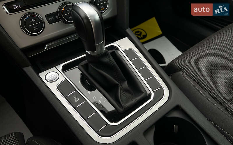 Универсал Volkswagen Passat 2017 в Львове