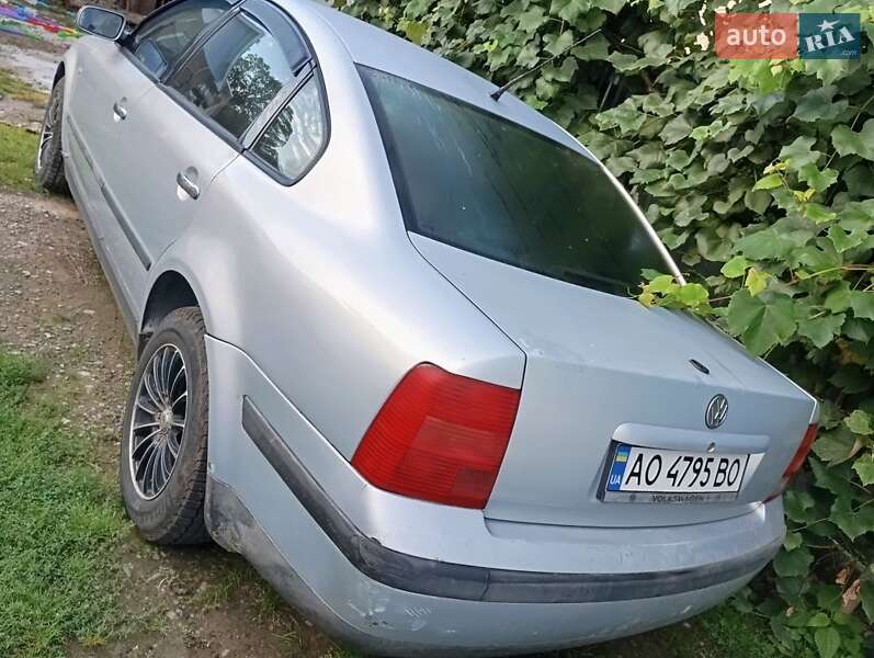Седан Volkswagen Passat 1998 в Перечине