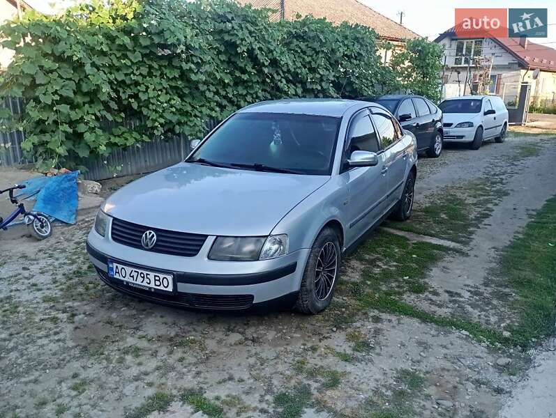 Седан Volkswagen Passat 1998 в Перечине