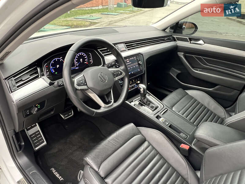 Седан Volkswagen Passat 2021 в Дрогобыче