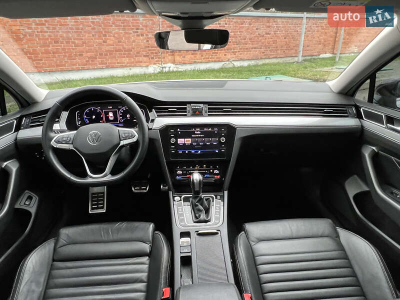 Седан Volkswagen Passat 2021 в Дрогобыче