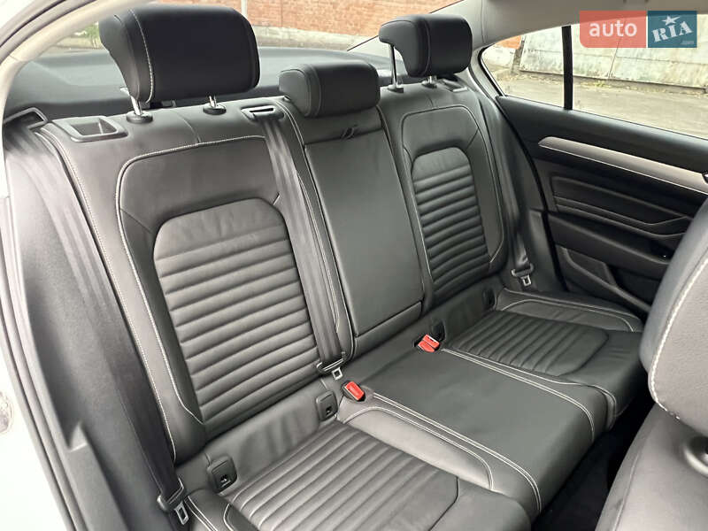 Седан Volkswagen Passat 2021 в Дрогобыче