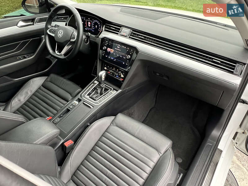 Седан Volkswagen Passat 2021 в Дрогобыче