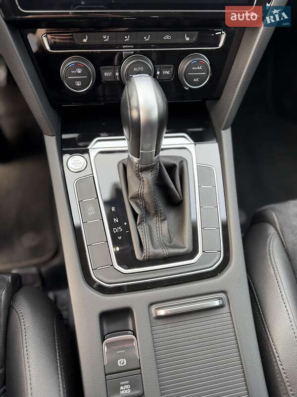 Універсал Volkswagen Passat 2018 в Львові