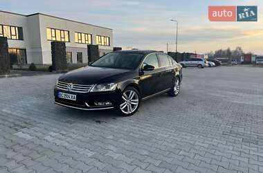Седан Volkswagen Passat 2011 в Львові