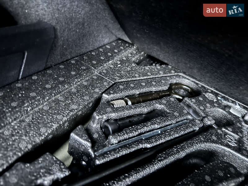 Седан Volkswagen Passat 2016 в Тростянце