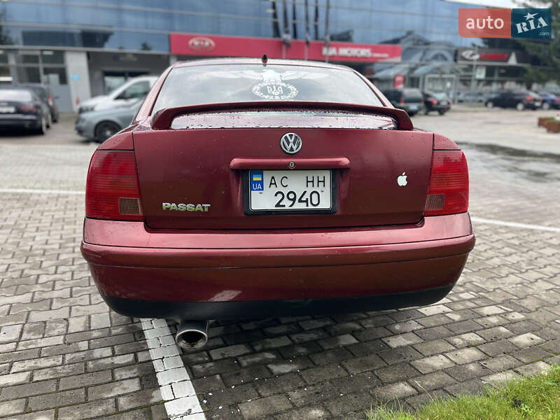 Седан Volkswagen Passat 1998 в Луцке