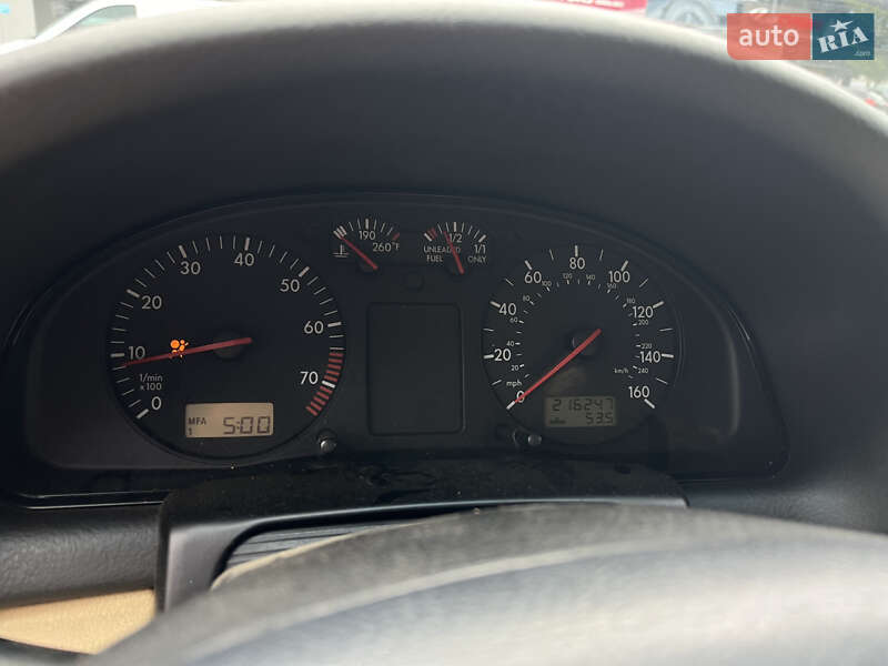 Седан Volkswagen Passat 1998 в Луцке