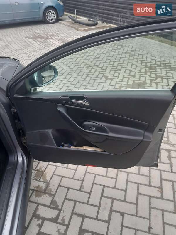 Универсал Volkswagen Passat 2005 в Ивано-Франковске