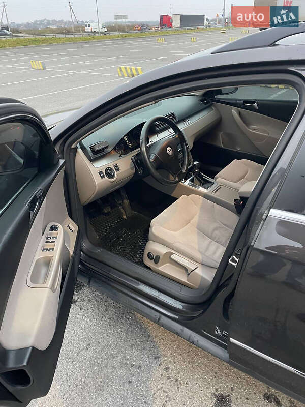 Универсал Volkswagen Passat 2009 в Долине