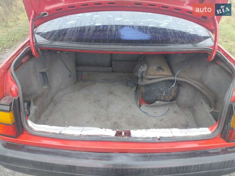 Седан Volkswagen Passat 1991 в Сквире