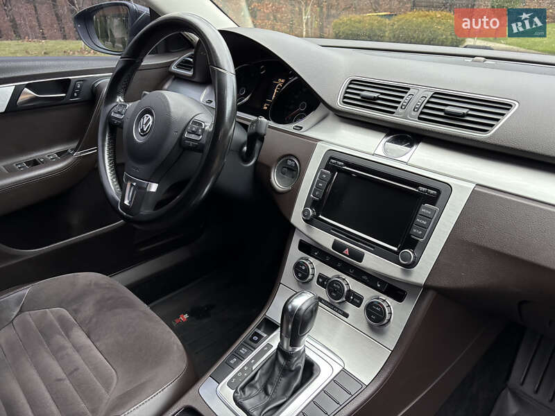 Седан Volkswagen Passat 2013 в Солотвине