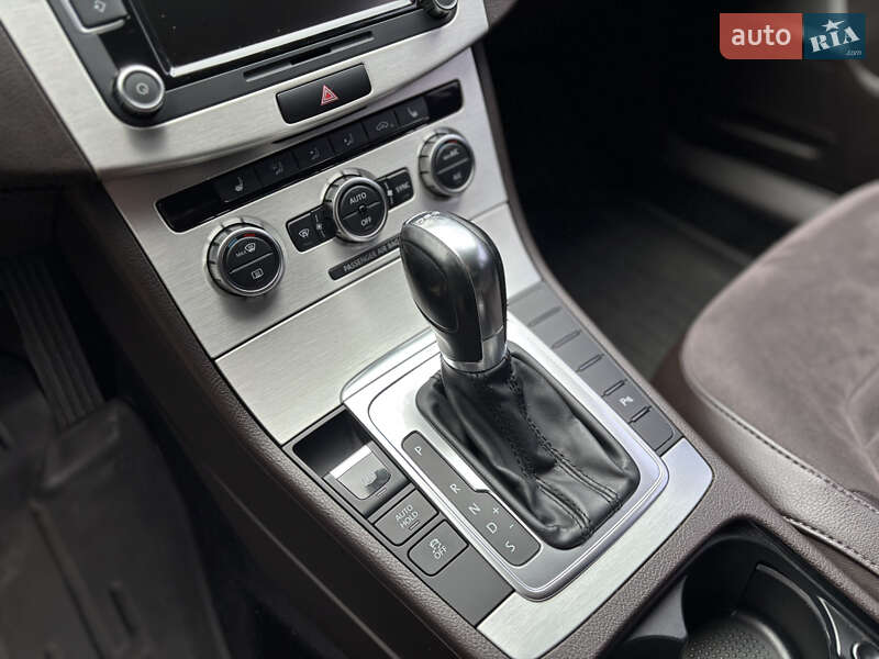 Седан Volkswagen Passat 2013 в Солотвине