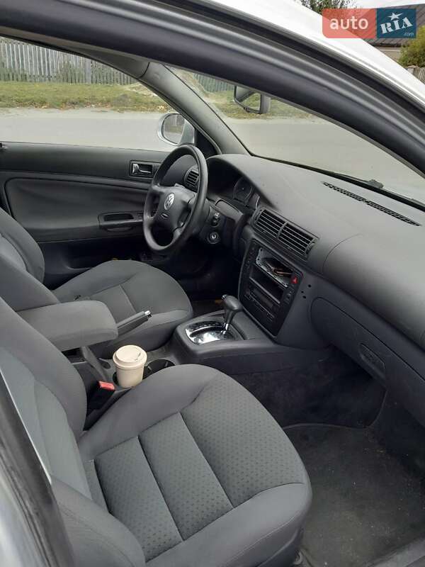 Универсал Volkswagen Passat 2004 в Ровно